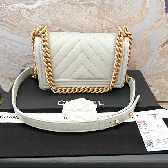 Chanel 23C Small Chevron Boy Gris Caviar Leather Chain Shoulder Bag - Picture 3 of 16